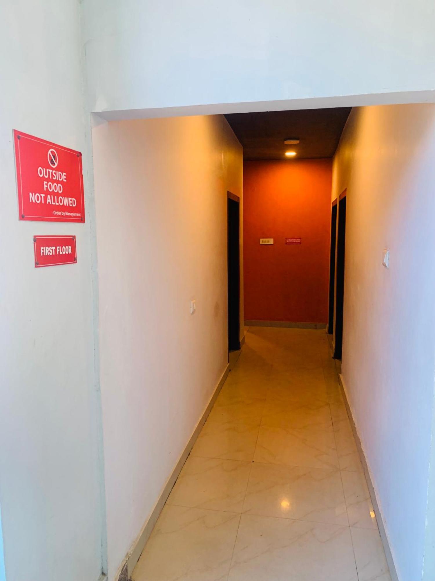 Hotel Aditya Palace Guwahati Luaran gambar